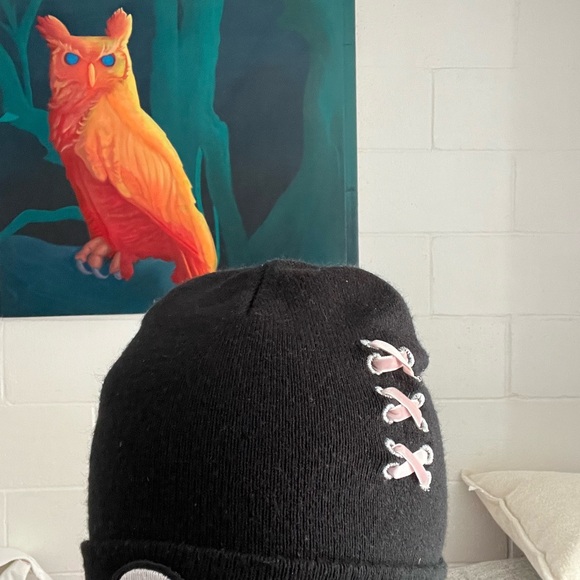 Black Beanie with Skull and Crossbones - Picture 2 of 4